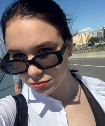 Анастасия, 18